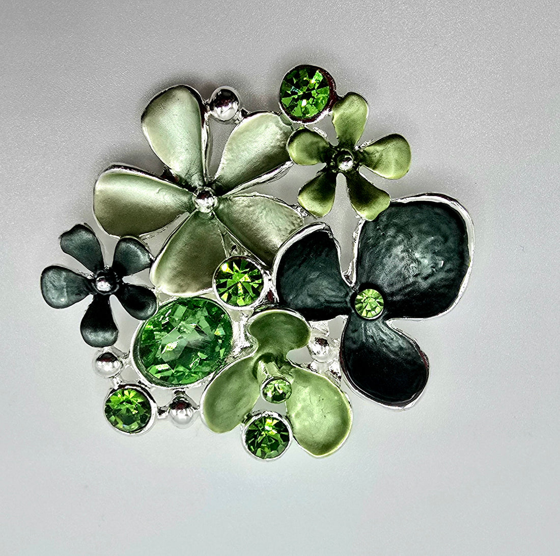 5 Leaf Clover Lilly Flower Magnetic Brooch