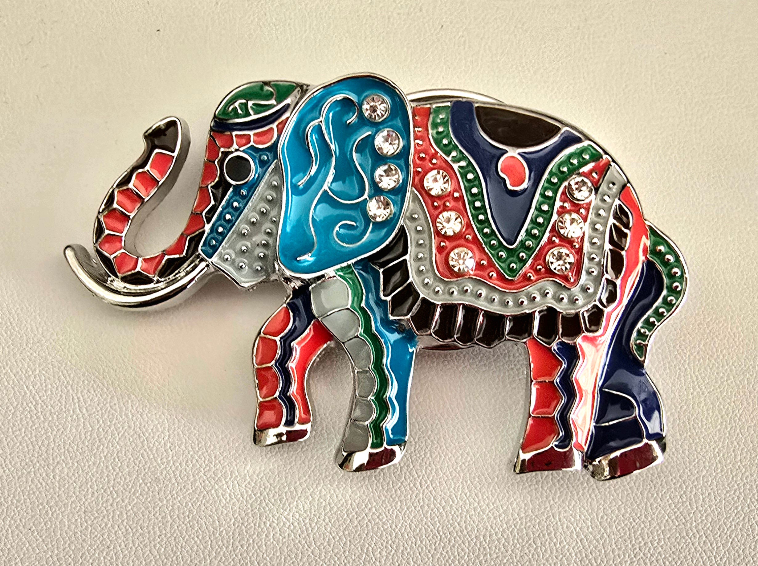 Beautiful Elephant Magnetic Brooch