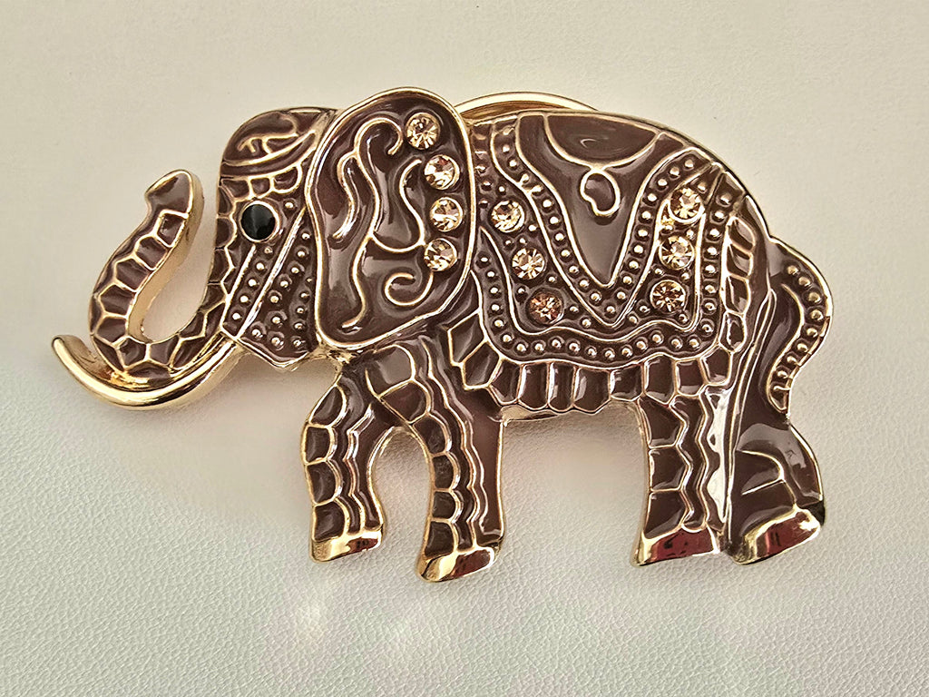 Beautiful Elephant Magnetic Brooch