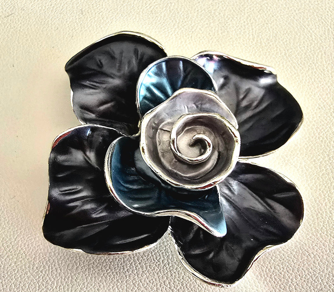 Ravishing Rose Magnetic Brooch