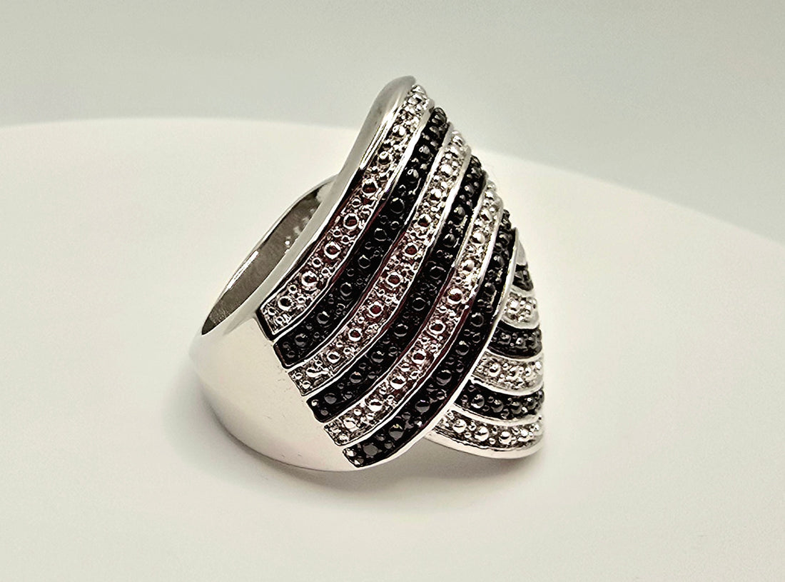 Monochromatic Zebra-Stripe Dome Ring